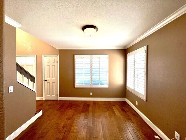 Foto del edificio - Beautiful 4 Bedroom, 2.5 Bath Single Famil...
