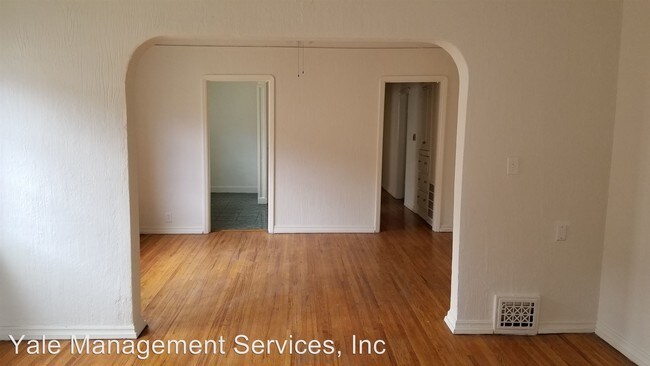 Building Photo - 428 N Curson Ave