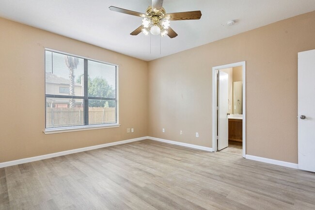 Building Photo - 1752 Bayland St