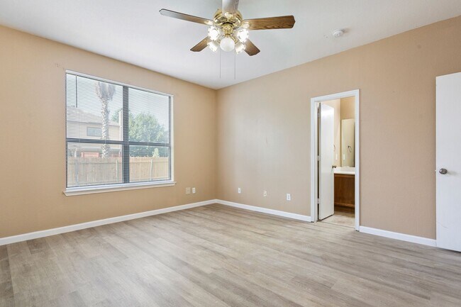 Foto del edificio - 1752 Bayland St