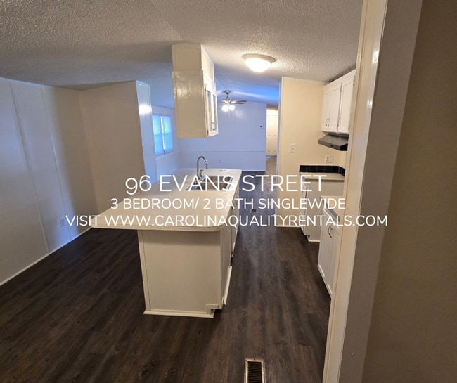 Building Photo - 96 Evans St