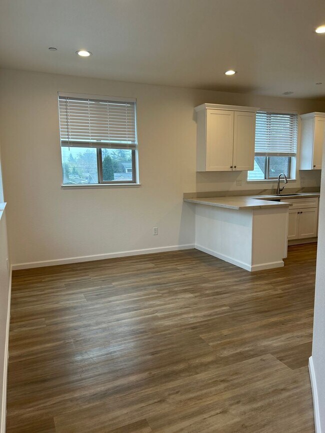 Foto del edificio - 1086-1086 Dutton Ave