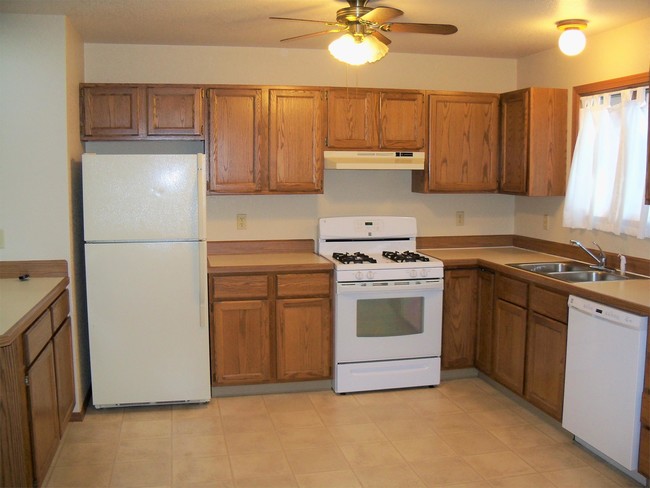 Building Photo - 1346 Quartz Pl