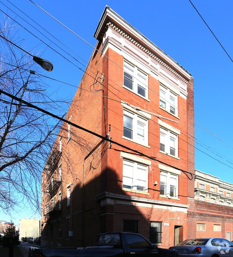 Primary Photo - Broadway Square