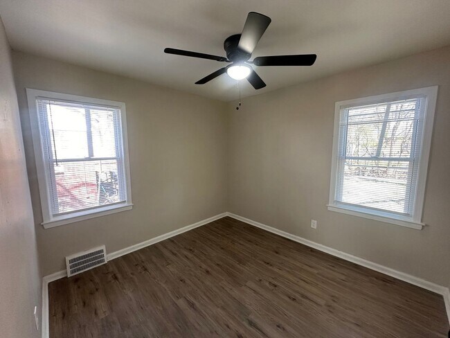 Building Photo - Renovated 3-Bedroom Home – Section 8 Welcome!