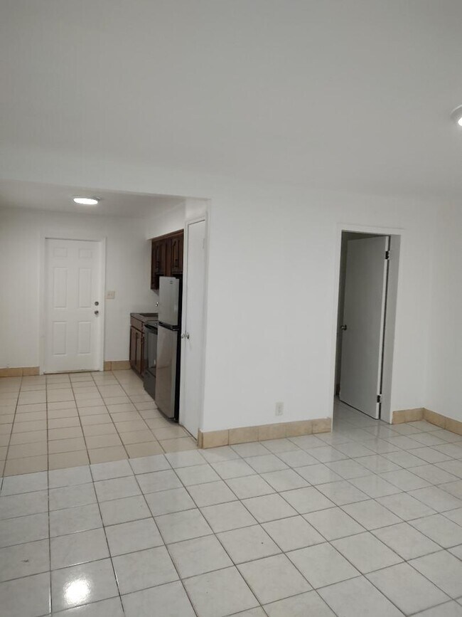 716 NE 6th St, Hallandale Beach, FL 33009 Townhome Rentals in Hallandale Beach FL