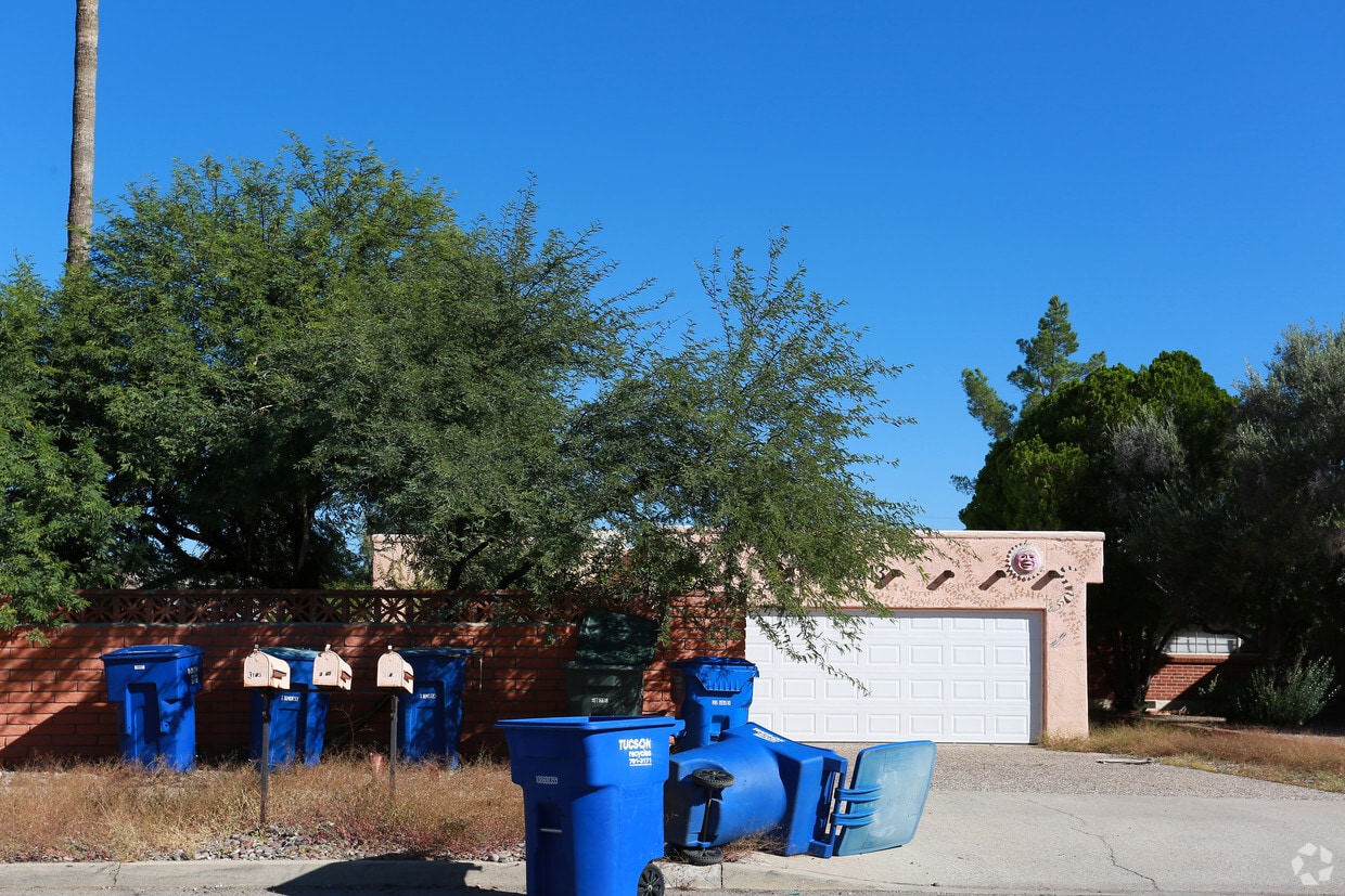 Building Photo - 3143 E Terra Alta Dr