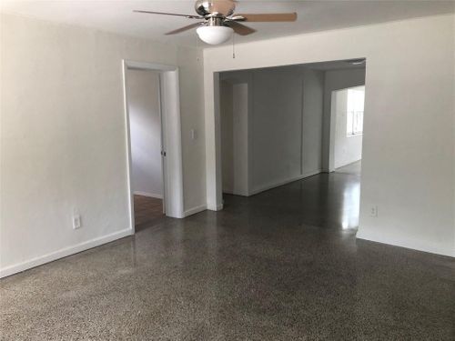 Building Photo - 2906 N 58th Ave
