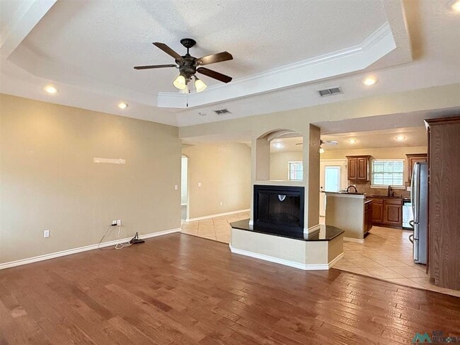 Building Photo - 1347 Oakwood Cir