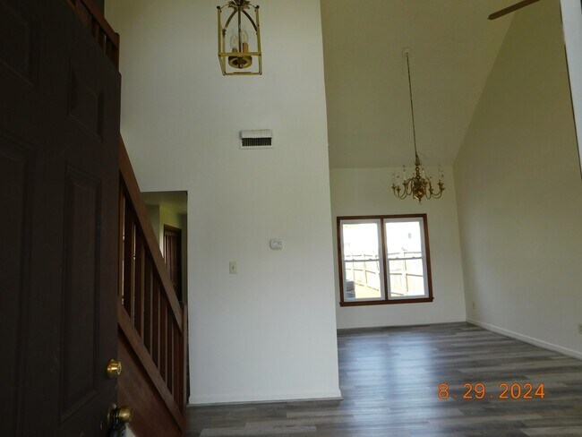 Foto del edificio - 1461 Thamesford Dr