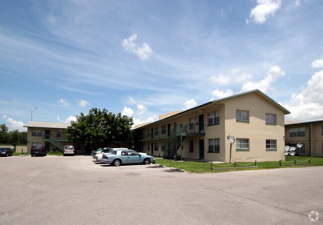 Greenway Apartments Sarasota Fl Apartments Com