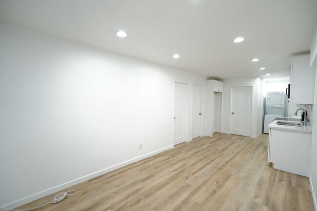 Foto del edificio - 26074 Bay Ave
