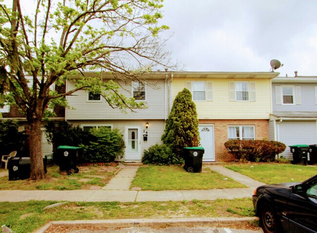 Building Photo - 15 Marcia ct