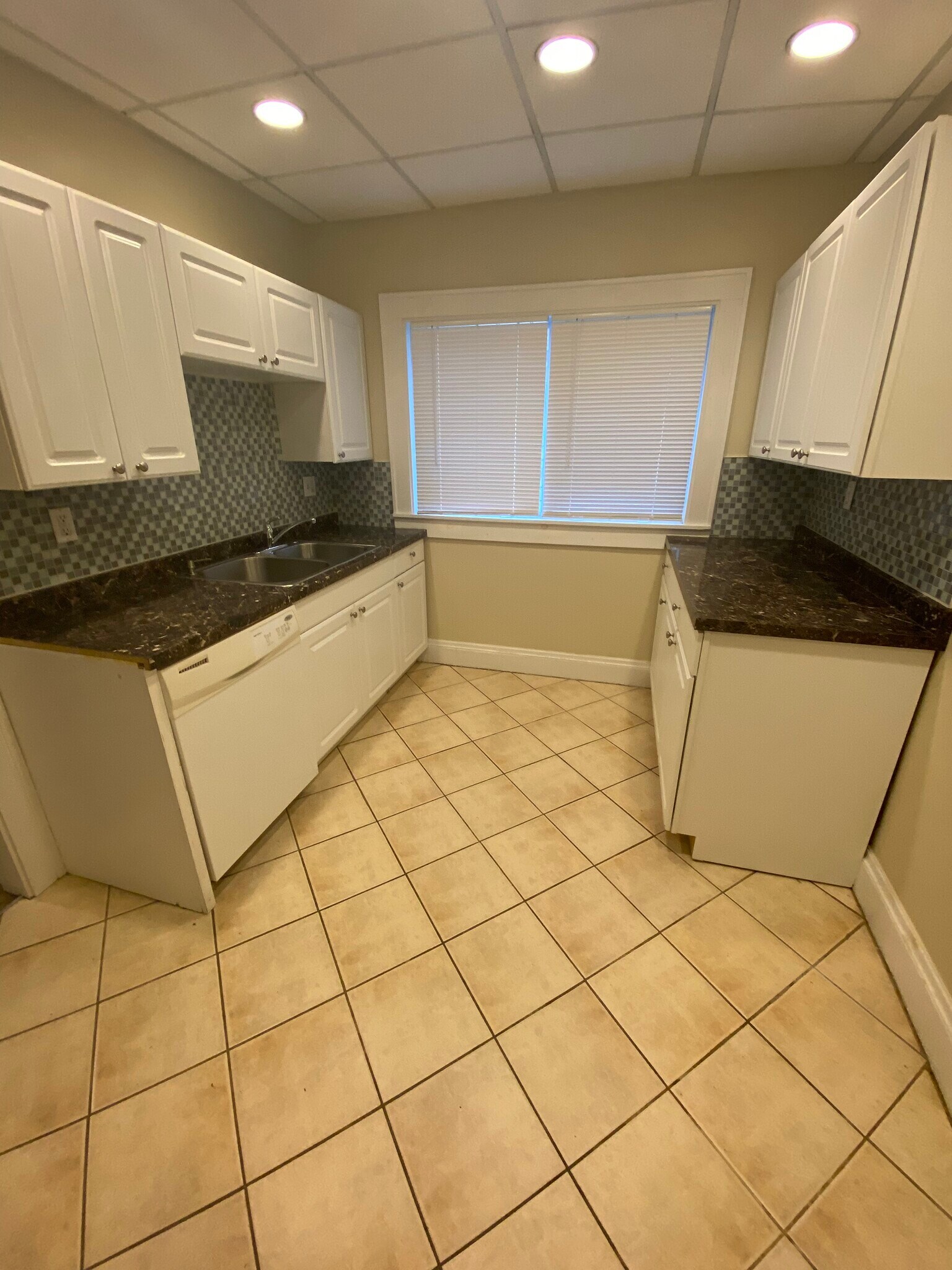 1087 E 177th St Cleveland, OH 44119 – photo 5