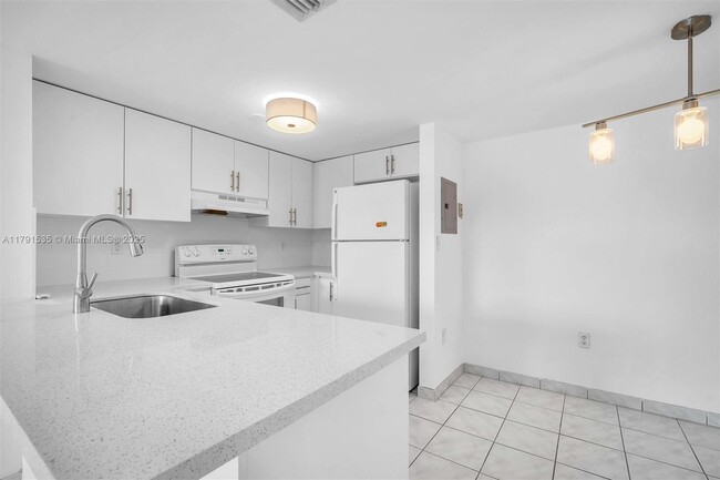 Foto del edificio - 1364 NW 24th Ave
