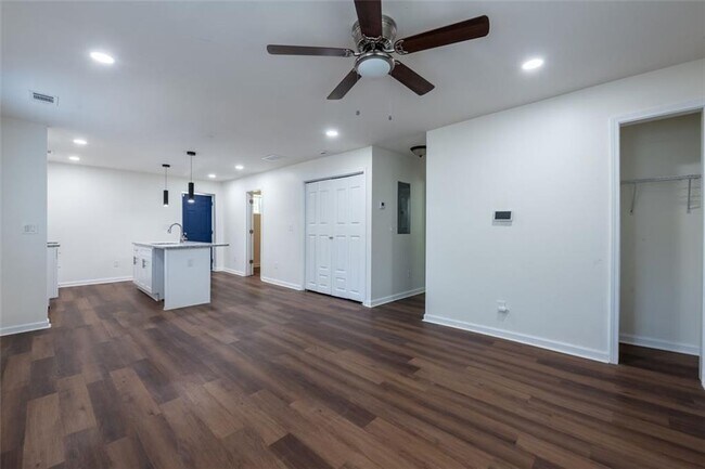 Foto del edificio - 450 Paines Ave NW
