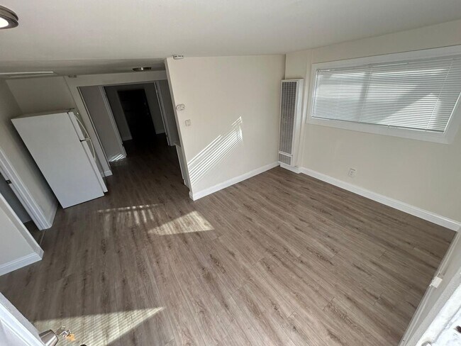 Foto del edificio - Remodeled 3 Bedroom 2 bath House with Backyard
