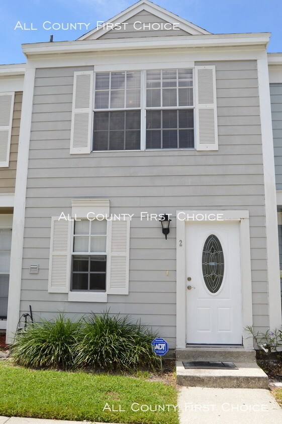 Pinebrook Townhome Available Now! Townhouse for Rent in Largo, FL