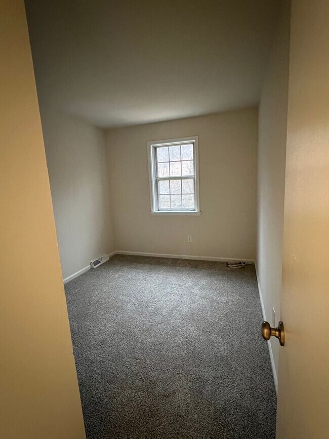 Foto del edificio - 3 bedroom Townhouse - Northampton School District