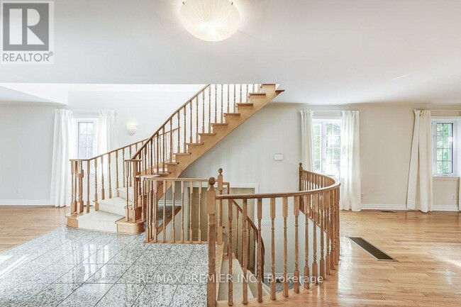Building Photo - 16 Woodvalley Dr