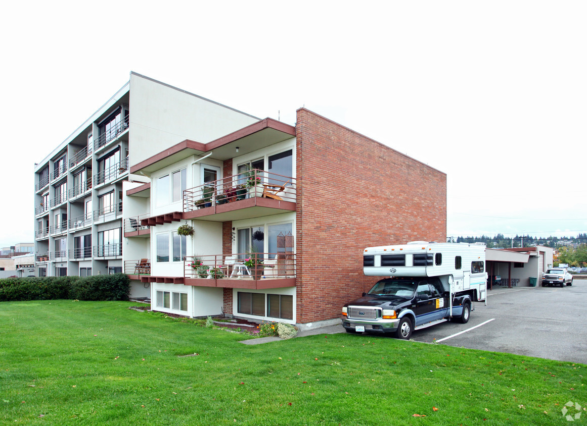 Building Photo - 250 Beach Pl