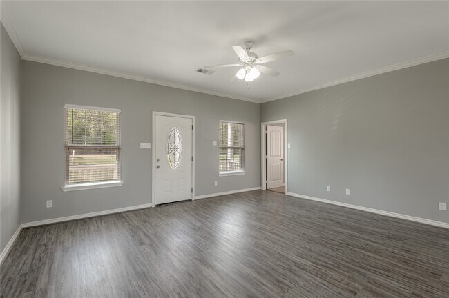 Foto del edificio - 100 Shorewood Dr
