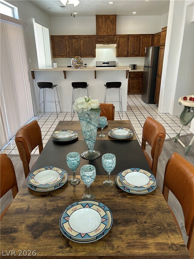 Foto del edificio - 6672 Golden Pond Cir