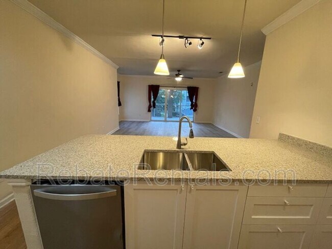 Foto del edificio - 8290 Gate Pkwy W