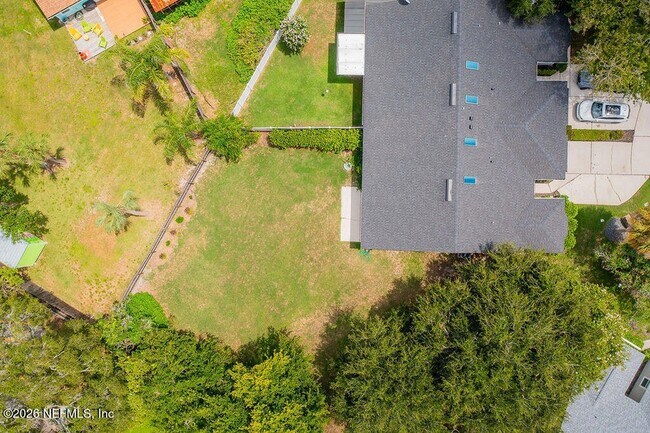 Foto del edificio - 151 Rolando Ct
