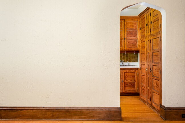 Foto del edificio - 809 Douglas Ave