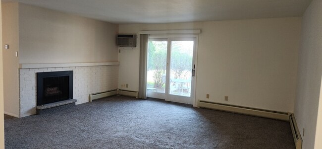 Building Photo - 5586 Guilford Rd