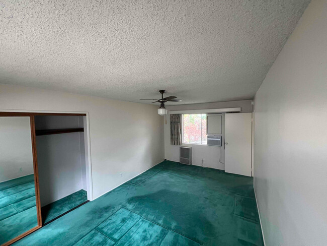 Foto del edificio - 9455 Cedar St