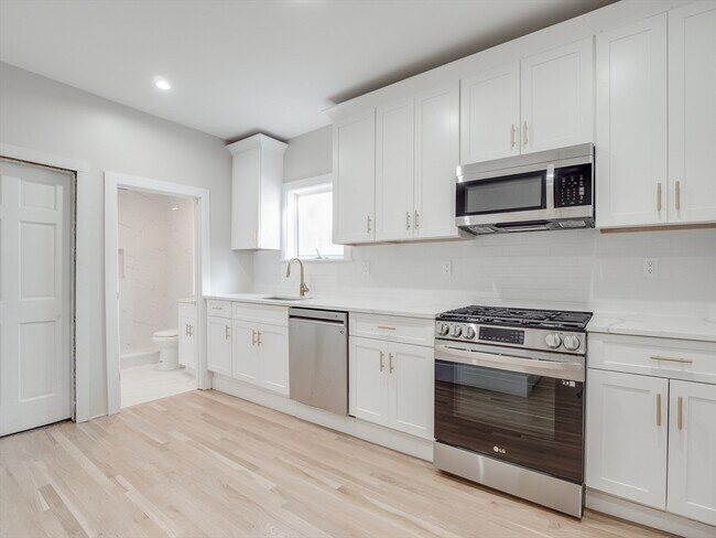 Foto del edificio - 226 W 9th St