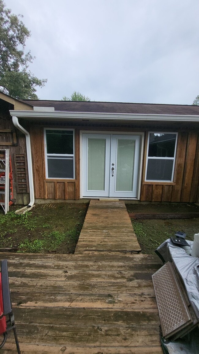 Building Photo - 6040 Whitestone Rd