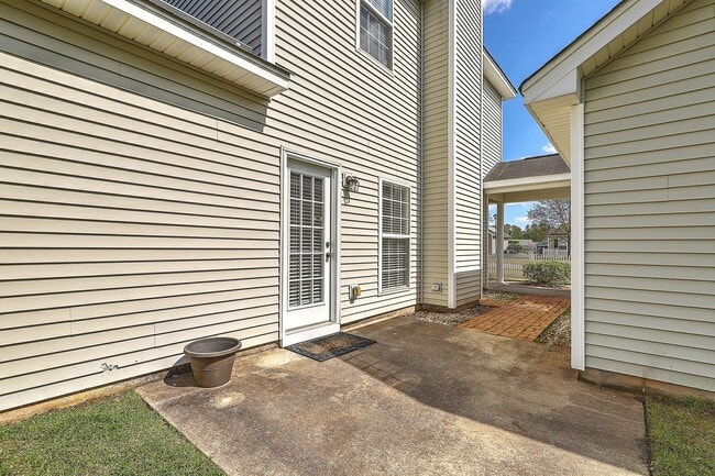 Building Photo - Four bedroom home in the heart of Summerville
