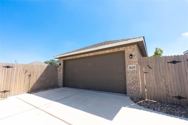 Building Photo - 1629 Arapaho Mountain Pass