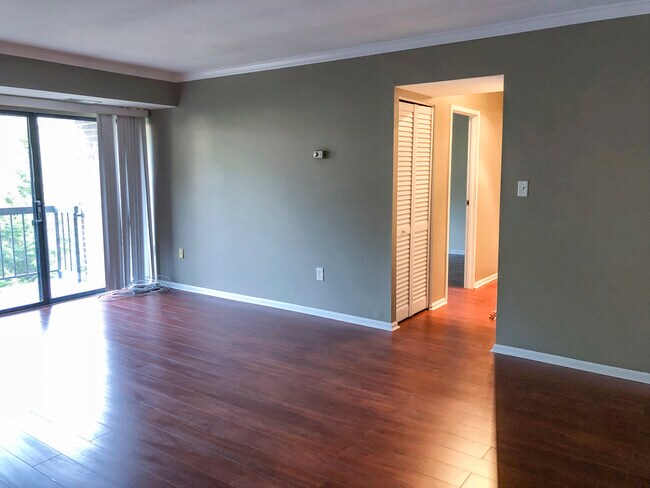 Foto del edificio - 9704 Kingsbridge Dr