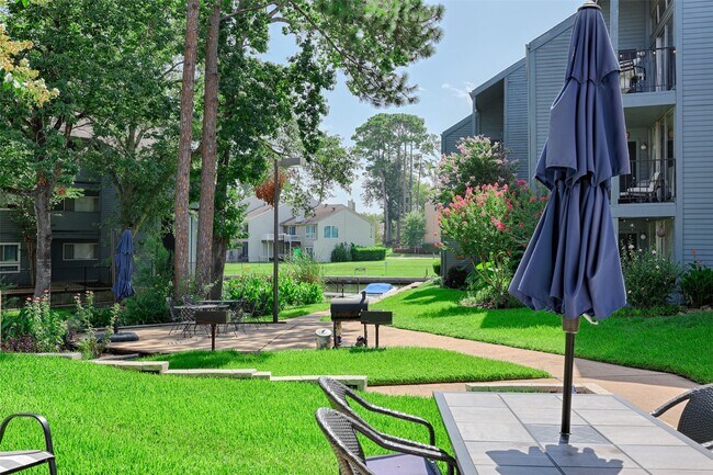 Building Photo - 12500 Melville Dr