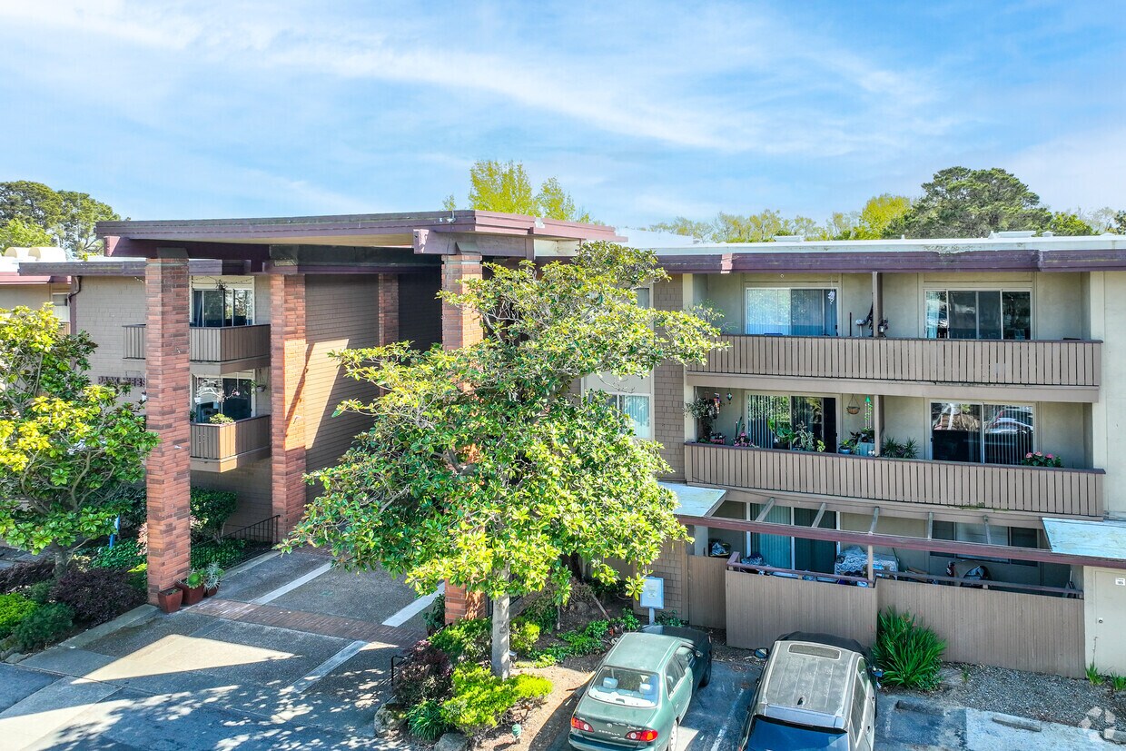 Primario - Park Webster Condominiums