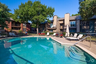 Building Photo - Tramor at Hunter's Glen