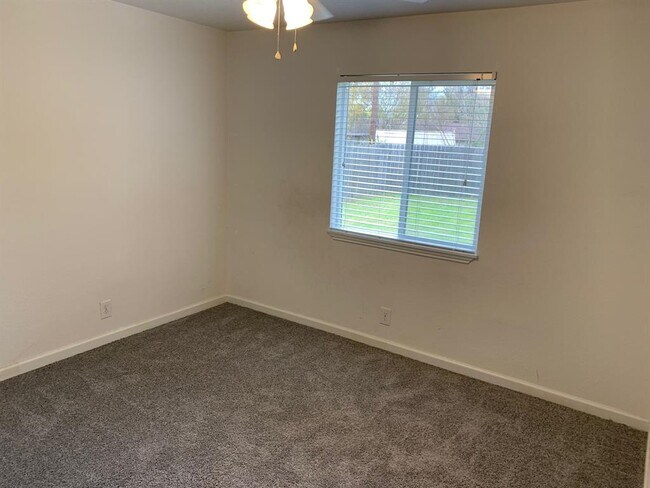 Building Photo - 4906 Hawk Cove