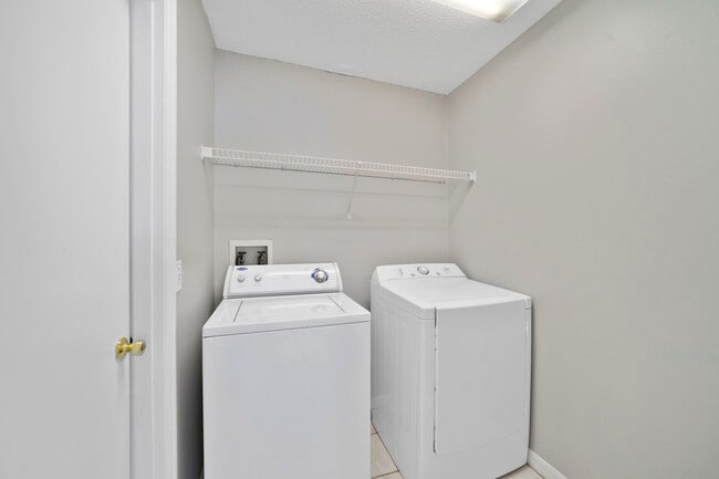 Building Photo - 182 Canary Island Cir