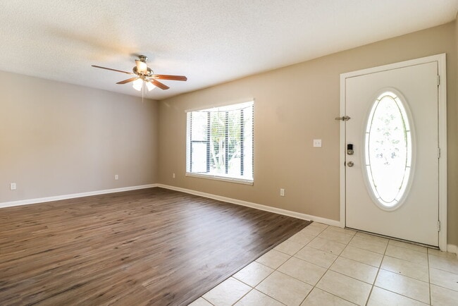 Building Photo - 17507 Cranbrook Dr