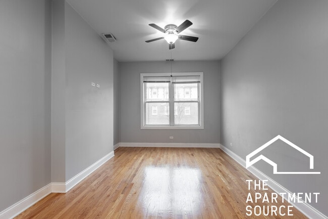 Foto del edificio - 4502 N Sheridan Rd