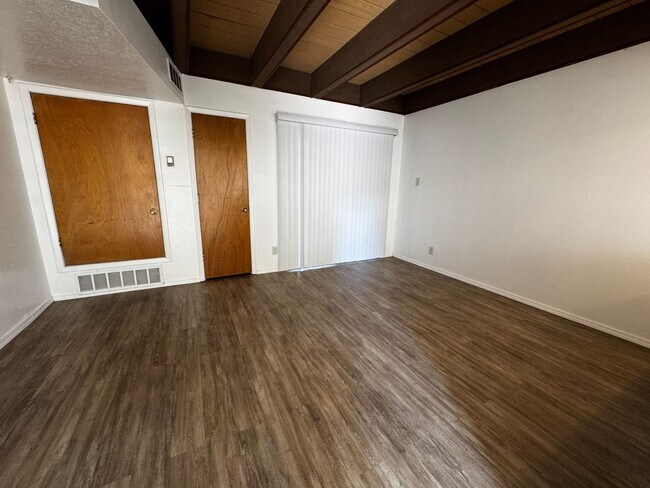 Building Photo - 13309 Fruit Ave NE