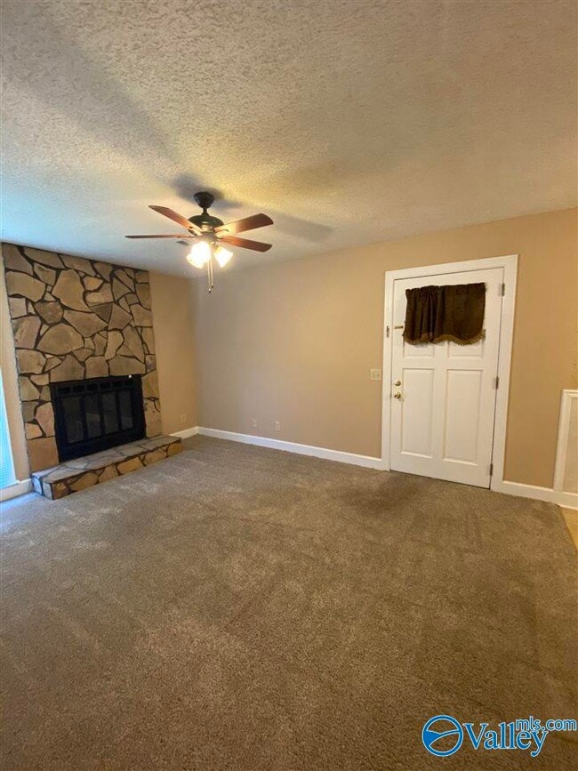 Building Photo - 2105 Epworth Dr NE