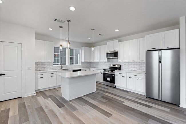 Foto del edificio - 3703 Nagle St