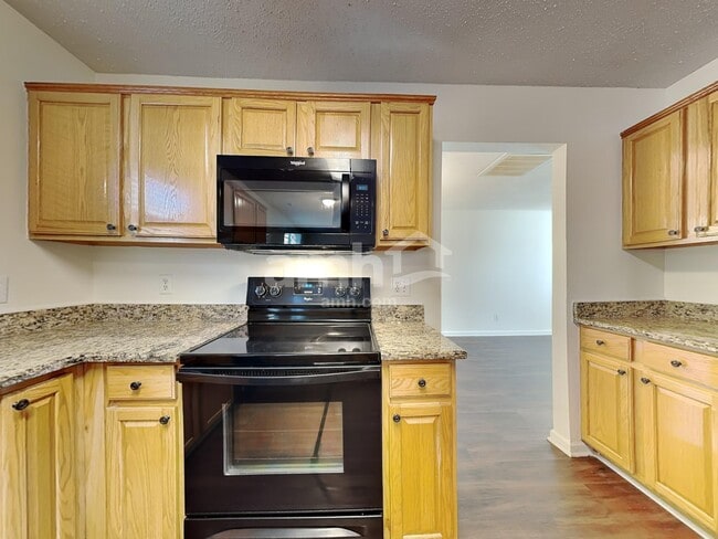 Building Photo - 139 Julian Pond Ln