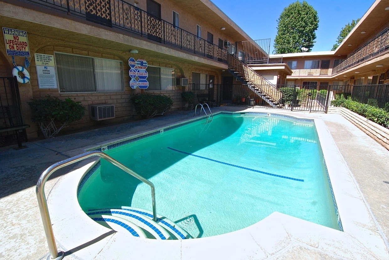 Pool - Palencia Apartments