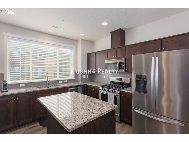 Foto del edificio - 7989 NE Heiser St